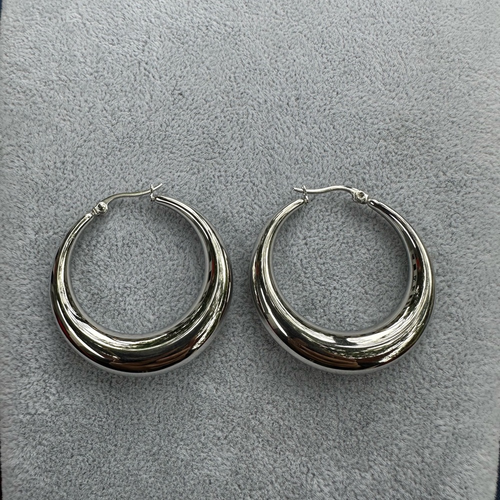 New Stainless Steel Elegant Silver Hoop Earrings 4cm long - Picture 2 of 9
